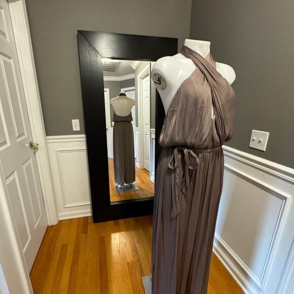 ASTR the Label Cheryl Backless Halter Wide Leg Mushroom Beige Jumpsuit Sz Small - Picture 6 of 16